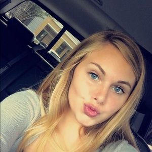 Meet your Posher, Emerie